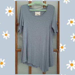 Cupio Asymmetric Hem Top (Dusty Blue, L)